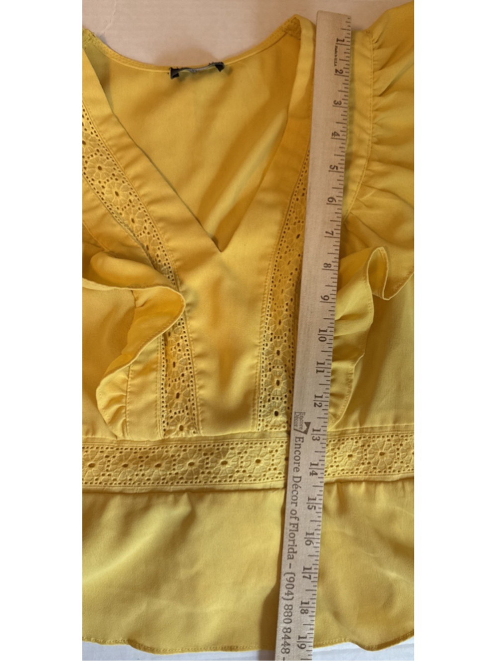 Milk & Honey Women’s V-neck Summer Yellow Top Flattering Sz Small Ruffle Sleeve - Picture 3 of 7